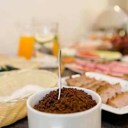 Couette-café Obis 3*